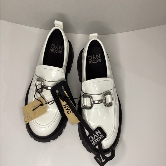 NWT Madden NYC Size 7.5 Women’s White Platform Chunky Loafers Y2K Loafers - Picture 2 of 2